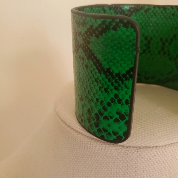 Statement cuff bracelet - Picture 2 of 5